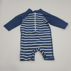 NEW RuggedButts long-sleeved rashguard swimsuit size 3-6 months